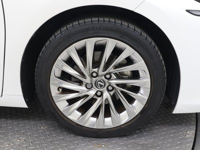 2023 Lexus ES thumbnail 32