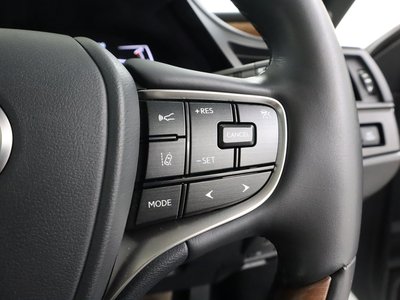 2023 Lexus ES thumbnail 17