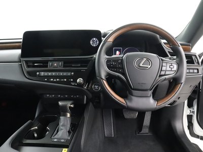 صورة 8 لـ 2023 Lexus ES