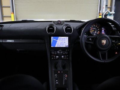 2025 Porsche 718 photo 3