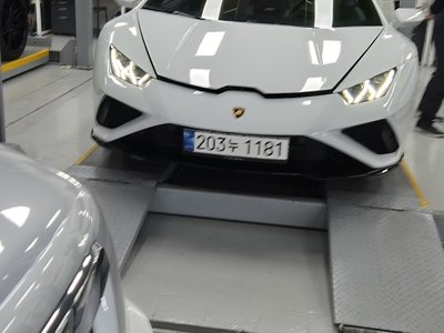 LAMBORGHINI HURACAN - 1