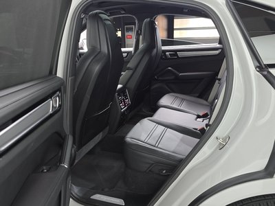 2022 Porsche CAYENNE thumbnail 17