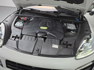 صورة 7 لـ 2022 Porsche CAYENNE