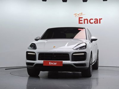 صورة 2 لـ 2022 Porsche CAYENNE