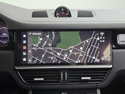 2022 Porsche CAYENNE thumbnail 18