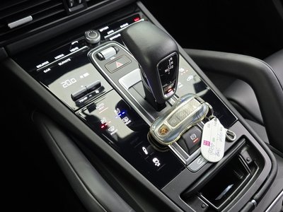 2022 Porsche CAYENNE thumbnail 12