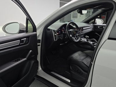 2022 Porsche CAYENNE thumbnail 13