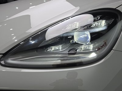 صورة 9 لـ 2022 Porsche CAYENNE