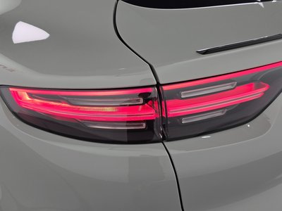 صورة 10 لـ 2022 Porsche CAYENNE