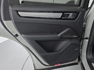 2022 Porsche CAYENNE thumbnail 15
