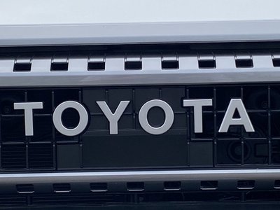 TOYOTA LAND CRUISER - 10