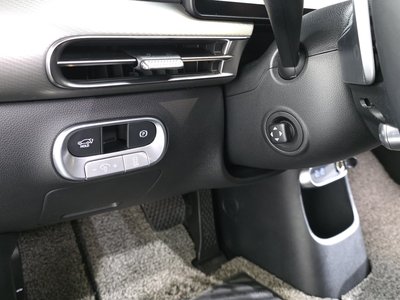2022 Genesis GV60 — миниатюра 28