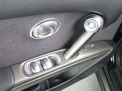 2022 Genesis GV60 — миниатюра 31