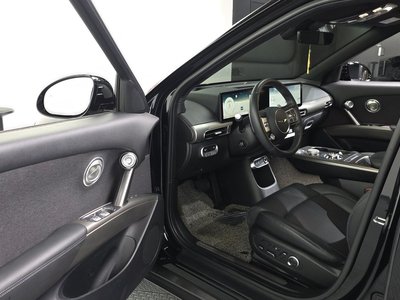 2022 Genesis GV60 — миниатюра 13