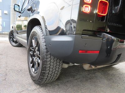 LAND ROVER DEFENDER - 10