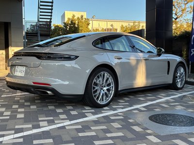 PORSCHE PANAMERA - 8