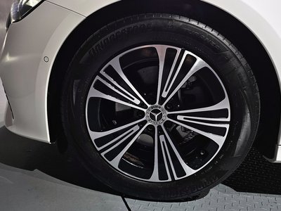 MERCEDES-BENZ E-CLASS - 6