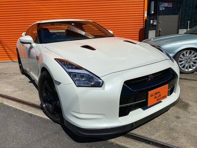 NISSAN GT-R