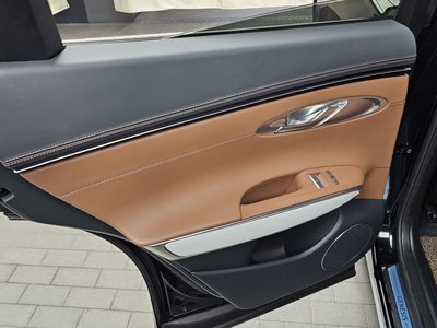 صورة مصغرة 15 لـ 2023 Genesis GV70