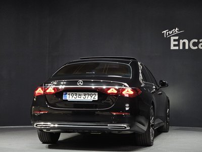 MERCEDES-BENZ E-CLASS - 3