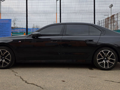 BMW 7 SERIES - 2