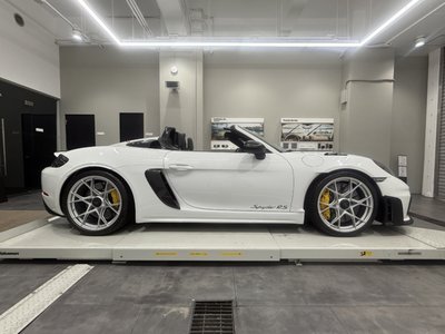 PORSCHE 718 SPYDER - 3