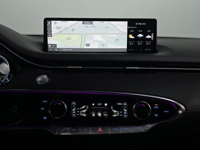 2022 Genesis GV70 thumbnail 14