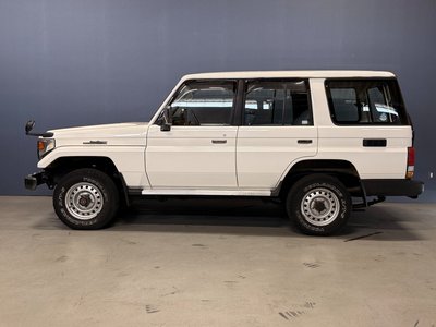 صورة 6 لـ 2001 Toyota LAND CRUISER 70