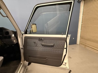 صورة مصغرة 19 لـ 2001 Toyota LAND CRUISER 70