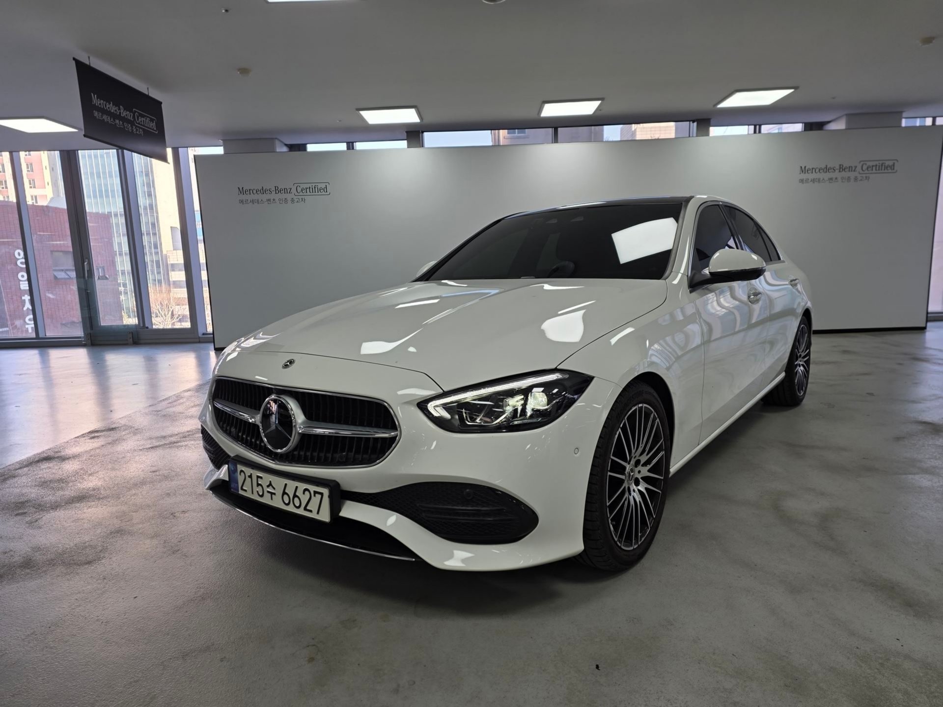 MERCEDES-BENZ C-CLASS - View 1