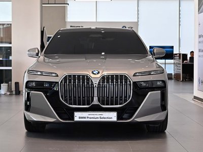 BMW 7 SERIES - 2