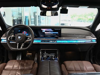 BMW 7 SERIES - 8