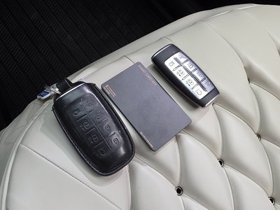 2023 Genesis GV70 — миниатюра 23