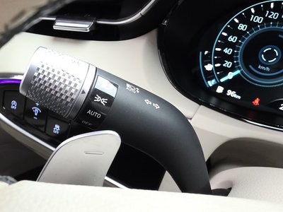 2023 Genesis GV70 — миниатюра 32