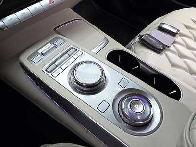 2023 Genesis GV70 — миниатюра 12