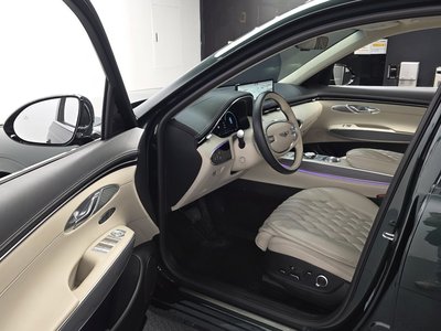 2023 Genesis GV70 — миниатюра 13