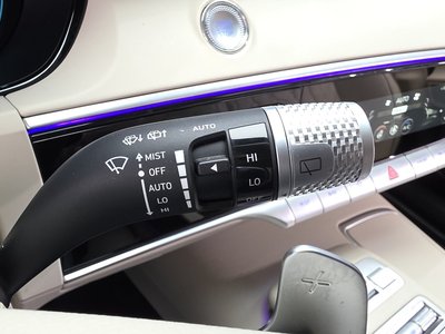 2023 Genesis GV70 — миниатюра 28