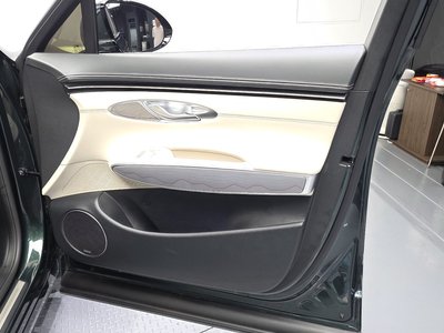 2023 Genesis GV70 — миниатюра 14