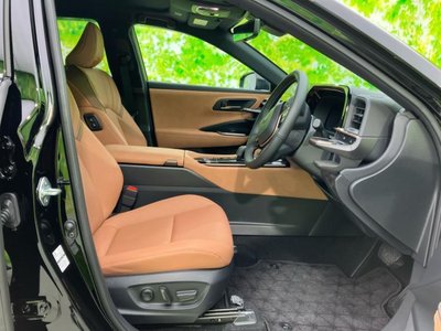 2025 Toyota CROWN SPORT photo 4