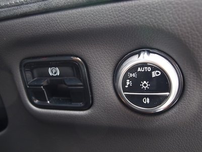 2025 Mercedes-BENZ EQE 缩略图 19
