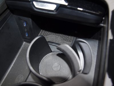 2025 Mercedes-BENZ EQE 缩略图 28