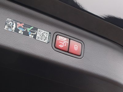 2025 Mercedes-BENZ EQE 缩略图 41