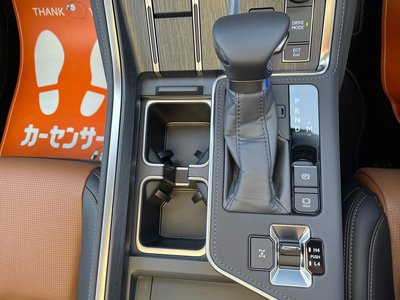 2025 Lexus GX thumbnail 13