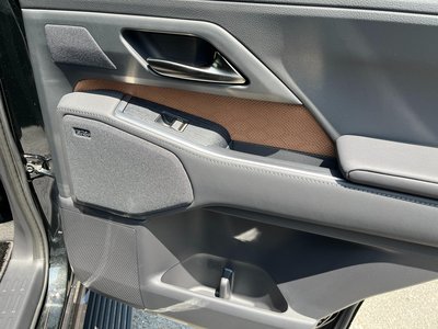 2025 Lexus GX thumbnail 39