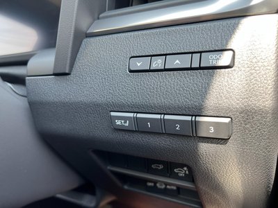 2025 Lexus GX thumbnail 22