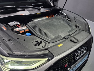 صورة 7 لـ 2020 AUDI E-TRON