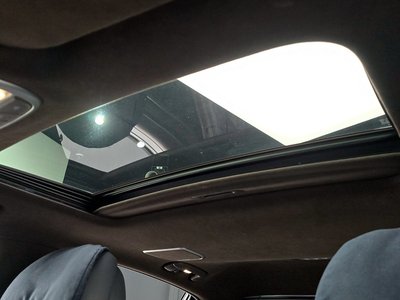 2018 Genesis G90 thumbnail 19