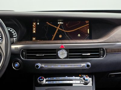 2018 Genesis G90 thumbnail 14