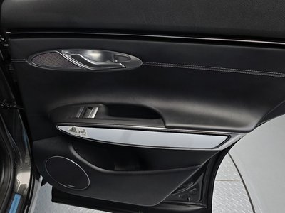 صورة مصغرة 15 لـ 2023 Genesis GV70