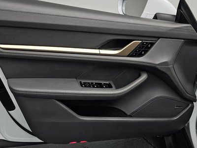 2021 Porsche TAYCAN 缩略图 17